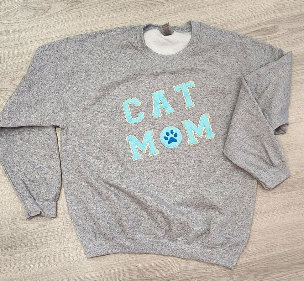 SWEATER WITH PERSONALIZED LETTERS